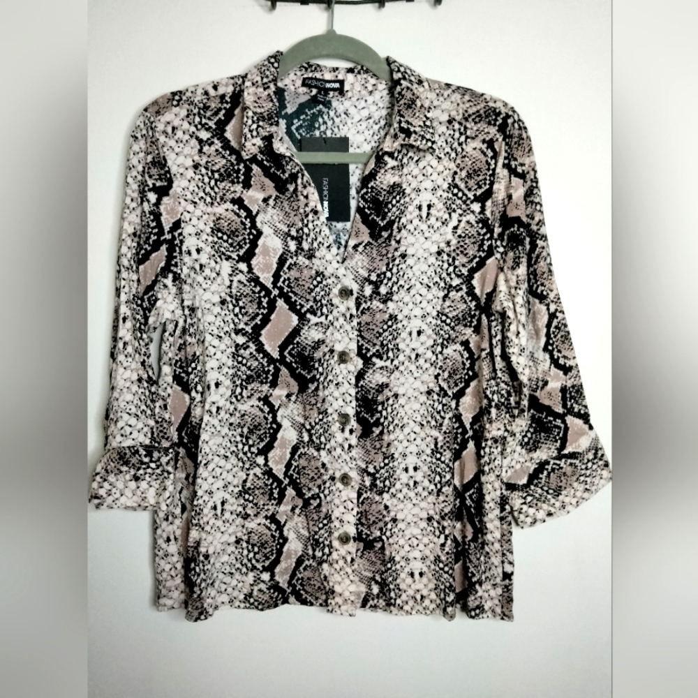 Fashion Nova (Size L) Snake Print Button Down Front Half Sleeve Shirt (NEW-NWT)